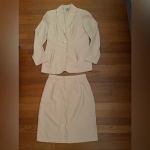 Woman’s Suit by Jaclyn Smith - Size 8